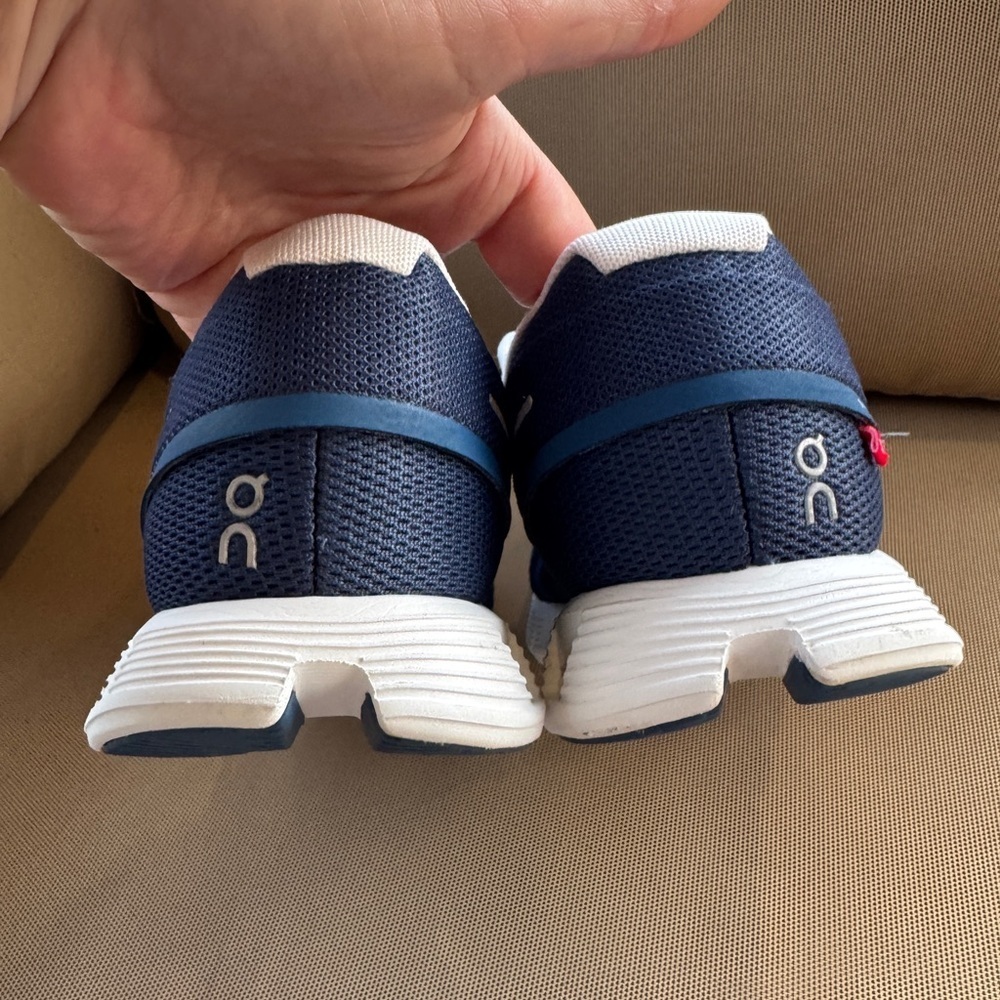 On Cloud Navy White Running Shoes Women’s US W10 EU 42 Swiss Engineering - Picture 11 of 14